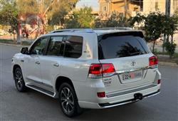 تۆیۆتا لاند کروزەر